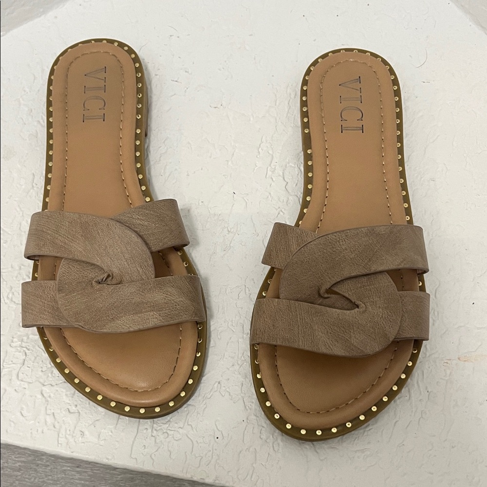 Vici Women's Brown Knotted Sandals